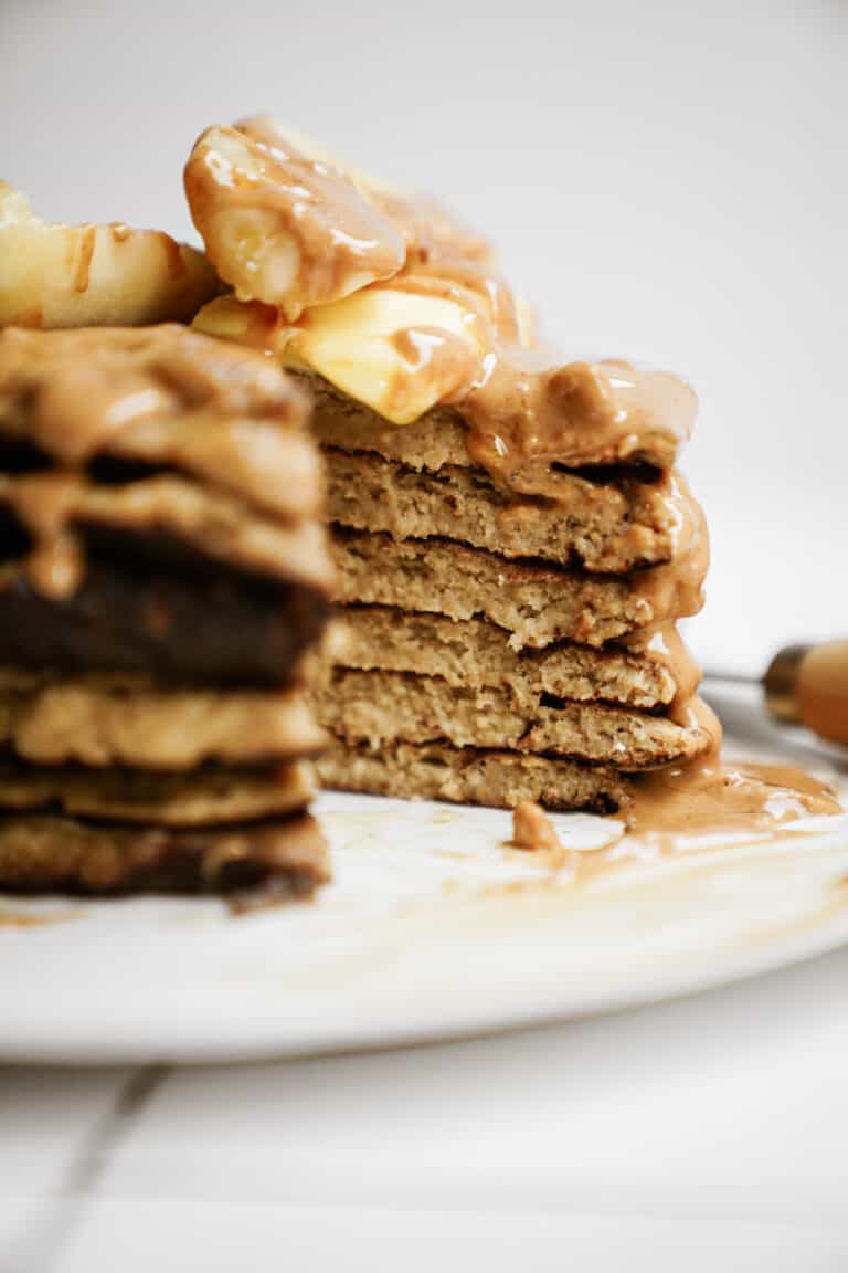 Peanut Butter Banana Pancakes | FoodByMaria Recipes