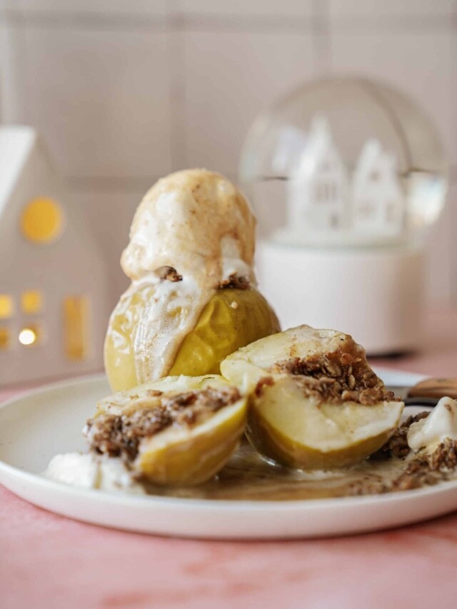 Baked apples sundae with apple split in half